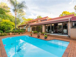 4 Bedroom House in Die Wilgers
