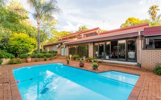 4 Bedroom House in Die Wilgers