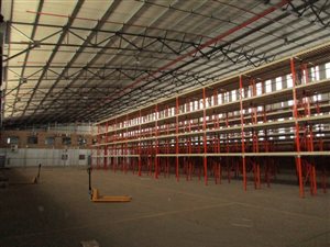 2500 m² Commercial space in Pomona