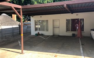 2 Bedroom Garden Cottage in Pretoria Gardens