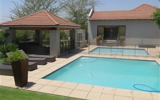 2 Bedroom Apartment in Fourways