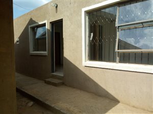 1 Bed Garden Cottage in Cosmo City