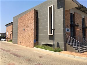 168 m² Commercial space in Glen Erasmia