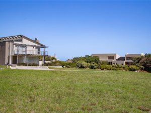 1321 m² Land available in Oubaai and surrounds