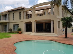 4 Bed House in Libradene