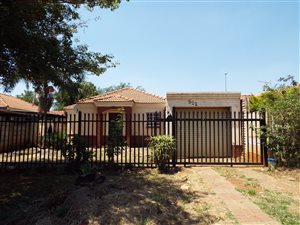 2 Bed House in Eloffsdal