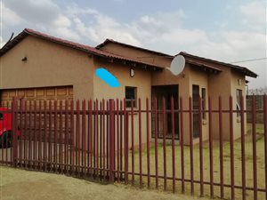 2 Bed House in Bophelong