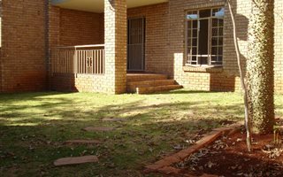 2 Bedroom House in Olympus AH