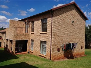 2 Bed Apartment in Wilgeheuwel