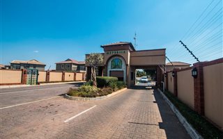 3 Bedroom House in Meyersig Lifestyle Estate
