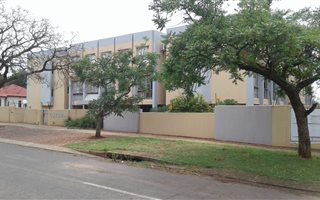 2 Bedroom Flat in Riviera
