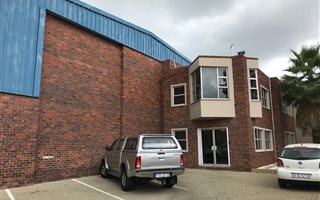 980 m² Industrial space in Founders Hill