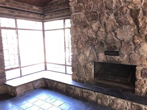 4 Bed House in Lynnwood Glen