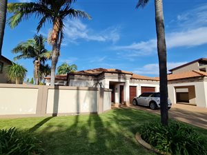 5 Bed House in Bougainvillea Estate