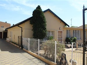 3 Bed House in Rewlatch