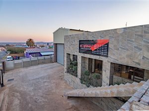 858 m² Commercial space in Alberton