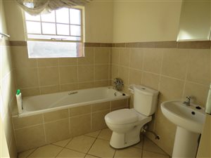 3 Bed Apartment in Paramount Estate