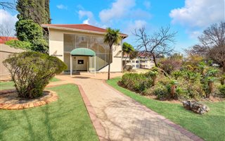 3 Bedroom Apartment in Valeriedene