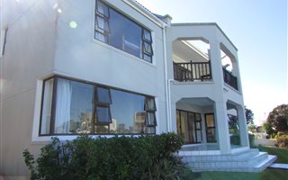 4 Bedroom House in Royal Alfred Marina