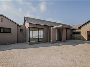 4 Bed House in Likweti Bushveld Farm Estate