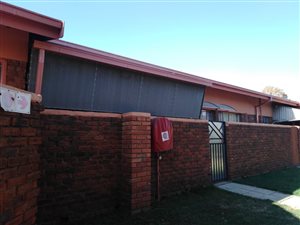 2 Bed Townhouse in Hermanstad