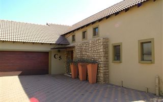 3 Bedroom House in Midfield Estate