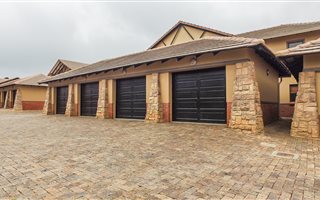 2 Bedroom Apartment in Ebotse Estate