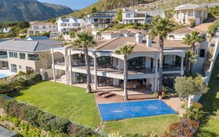 6 Bedroom House in Berg en Dal