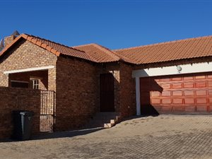 3 Bed Simplex in Amberfield Manor