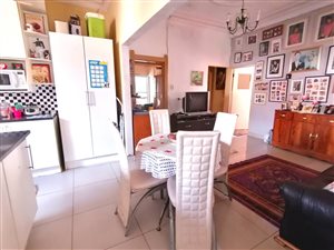 4 Bed House in Troyeville