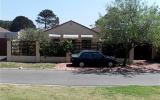 2 Bedroom House in Edgemead