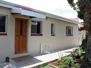 1 Bed Garden Cottage in Newlands
