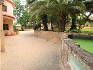 6 Bed House in Westdene