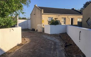 2 Bedroom House in Ottery