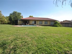 4 Bed House in Schuinshoogte