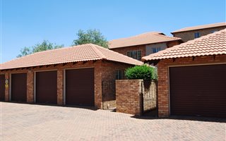 3 Bedroom Townhouse in Tijger Valley and surrounds