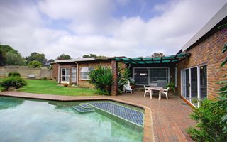 4 Bedroom House in Malanshof