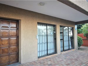 6 Bed Apartment in Desainagar