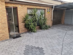 2 Bed House in Joubert Park