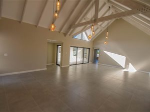4 Bed House in Kraaibosch