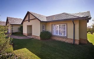 2 Bedroom House in Waterfall Estate