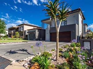 4 Bed House in Aspen Hills