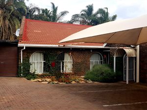 5 Bed House in Rooihuiskraal
