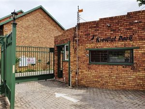4 Bed Townhouse in Kempton Park West