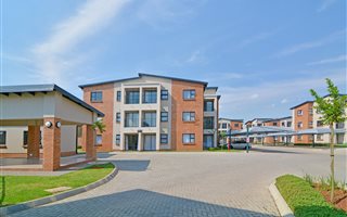 2 Bedroom Townhouse in Ravenswood