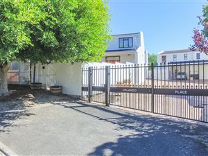 3 Bed Townhouse in Meadowridge