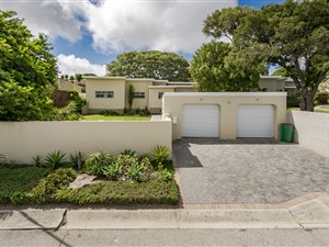 3 Bed House in Newton Park