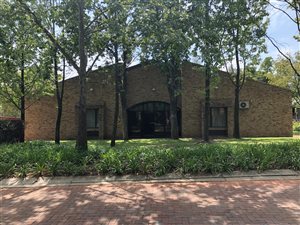 1940 m² Commercial space in Woodmead