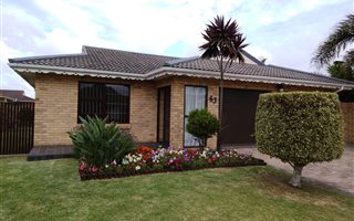 3 Bedroom Townhouse in Beverley Grove
