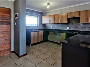 3 Bed Apartment in Highveld